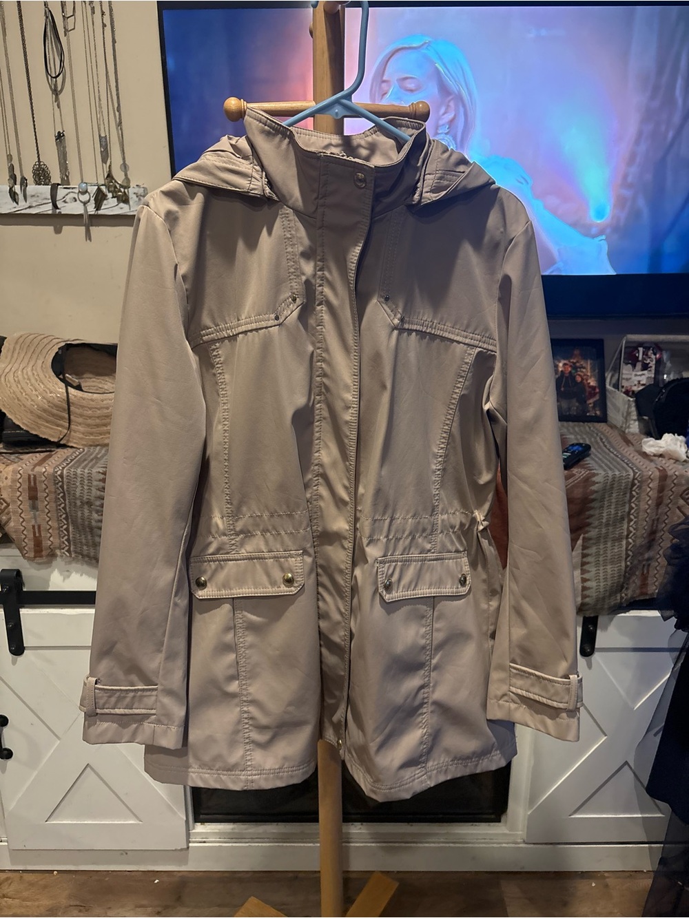 WEATHERPROOF Women's Lightweight Hooded Jacket in Taupe